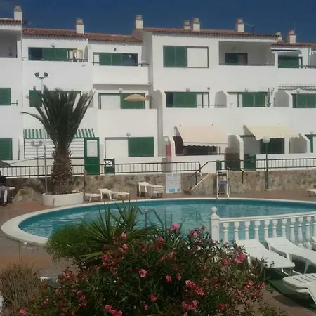 Beach And Pool Apartment *